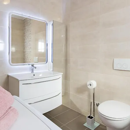 In With Kitchen Apartman