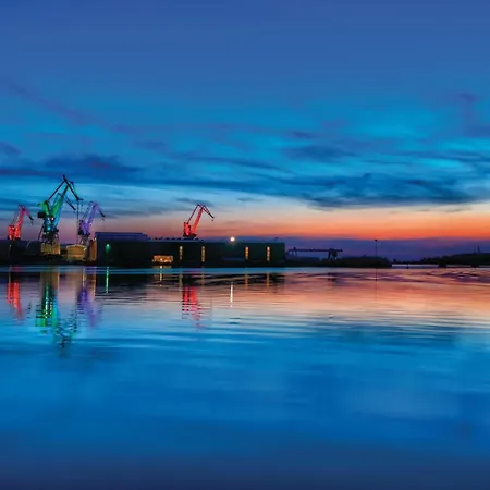 In With Kitchen * Póla