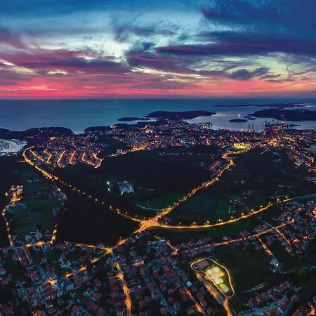 In With Kitchen Apartman Póla