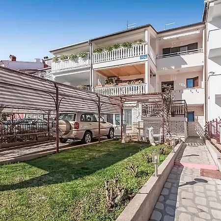 4 Bedroom Cozy In * بولا