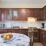 In With Kitchen * Pula
