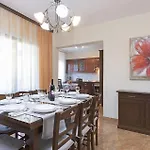 In With Kitchen Apartament Pula